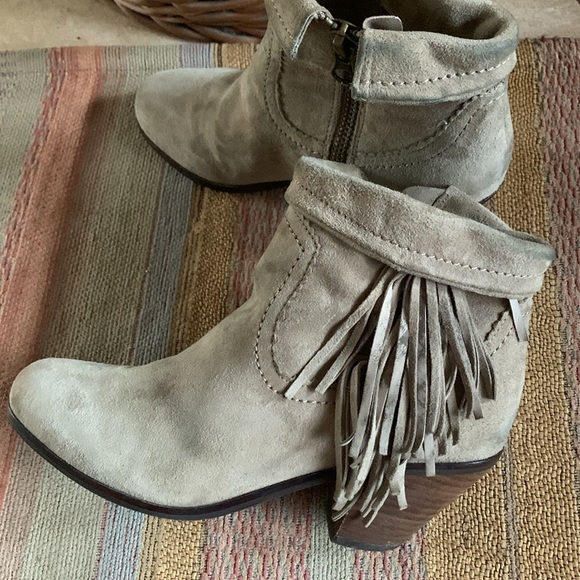 Sam Edelman Louis Distressed Suede Fringe Western Cowboy Ankle Booties Gray 7M - Picture 4 of 9